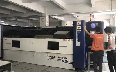 Derniers blogs de l'entreprise sur Amélioration de la gestion des flux de visiteurs et du personnel dans les immeubles d'entreprise via des portiques d'accès RFID